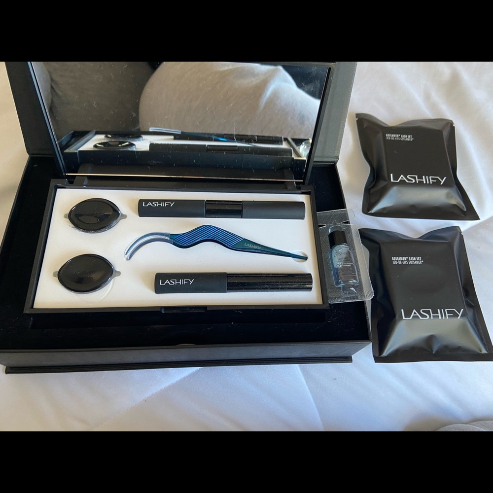Lashify Control Kit with new lashes